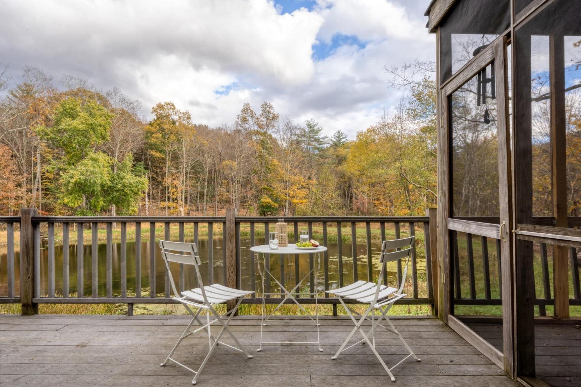 Cortland By Avantstay Charming Heritage Estate W Private Lake Pool Согертис Экстерьер фото