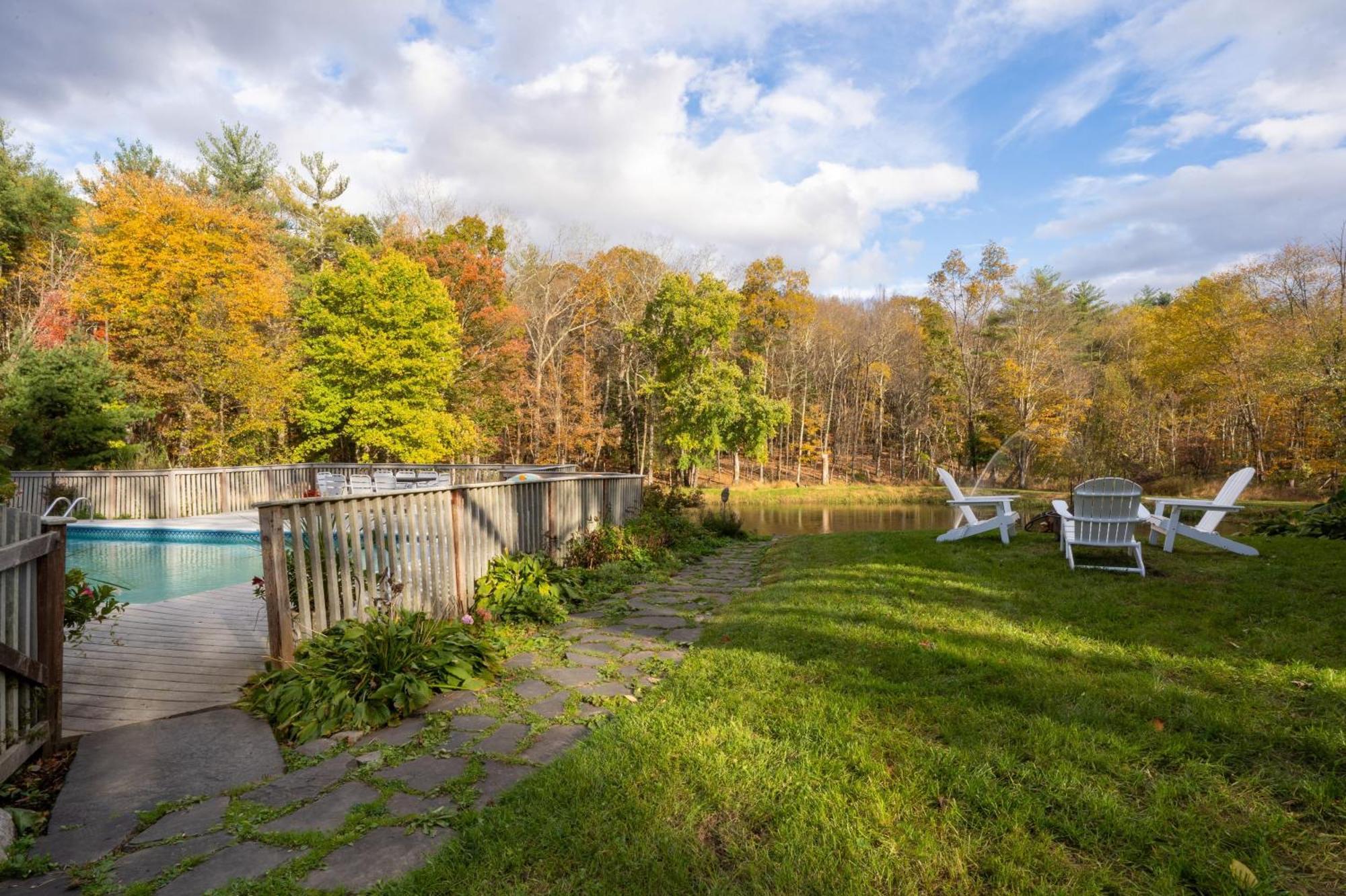 Cortland By Avantstay Charming Heritage Estate W Private Lake Pool Согертис Экстерьер фото