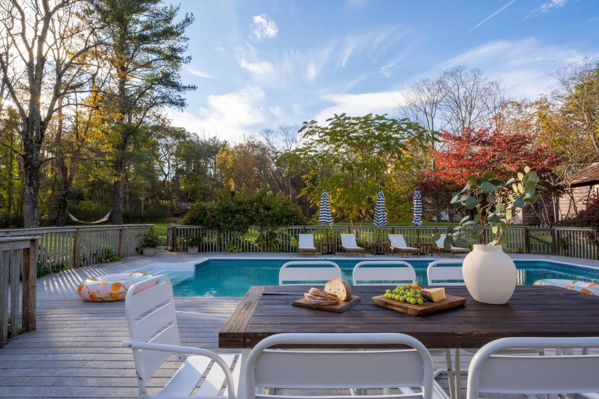 Cortland By Avantstay Charming Heritage Estate W Private Lake Pool Согертис Экстерьер фото